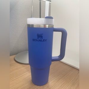 Stanley - The Quencher 30 oz H2.0 FlowState Tumbler in Iris